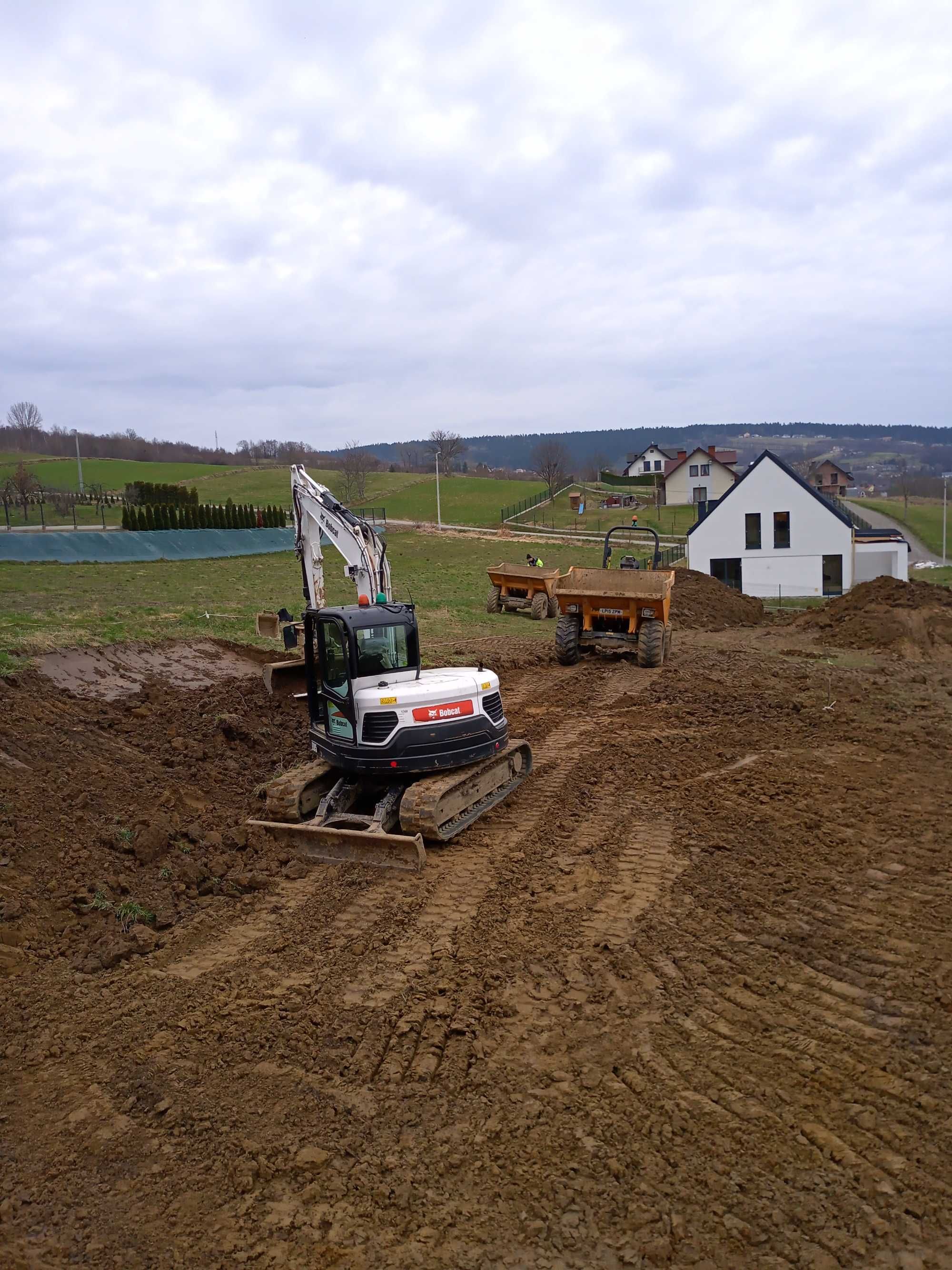 Wypożyczalnia , Wynajem koparki 9 ton bez operatora Nowy Sącz