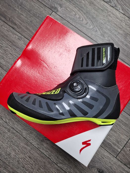 Nowe, nieużywane buty rowerowe Specialized Defroster Road r. 43