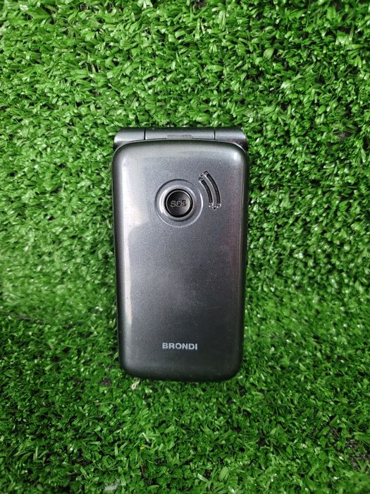 Телефон ,розкладачка, бабушкофон, кнопочний  Brondi, без АКУМУЛЯТОРА