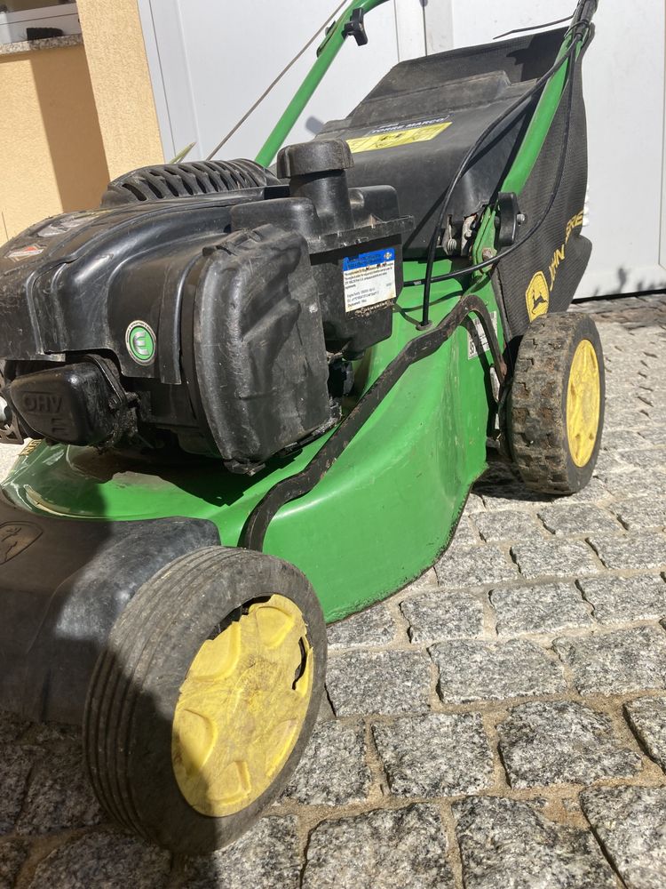 Corta-Relva John Deere