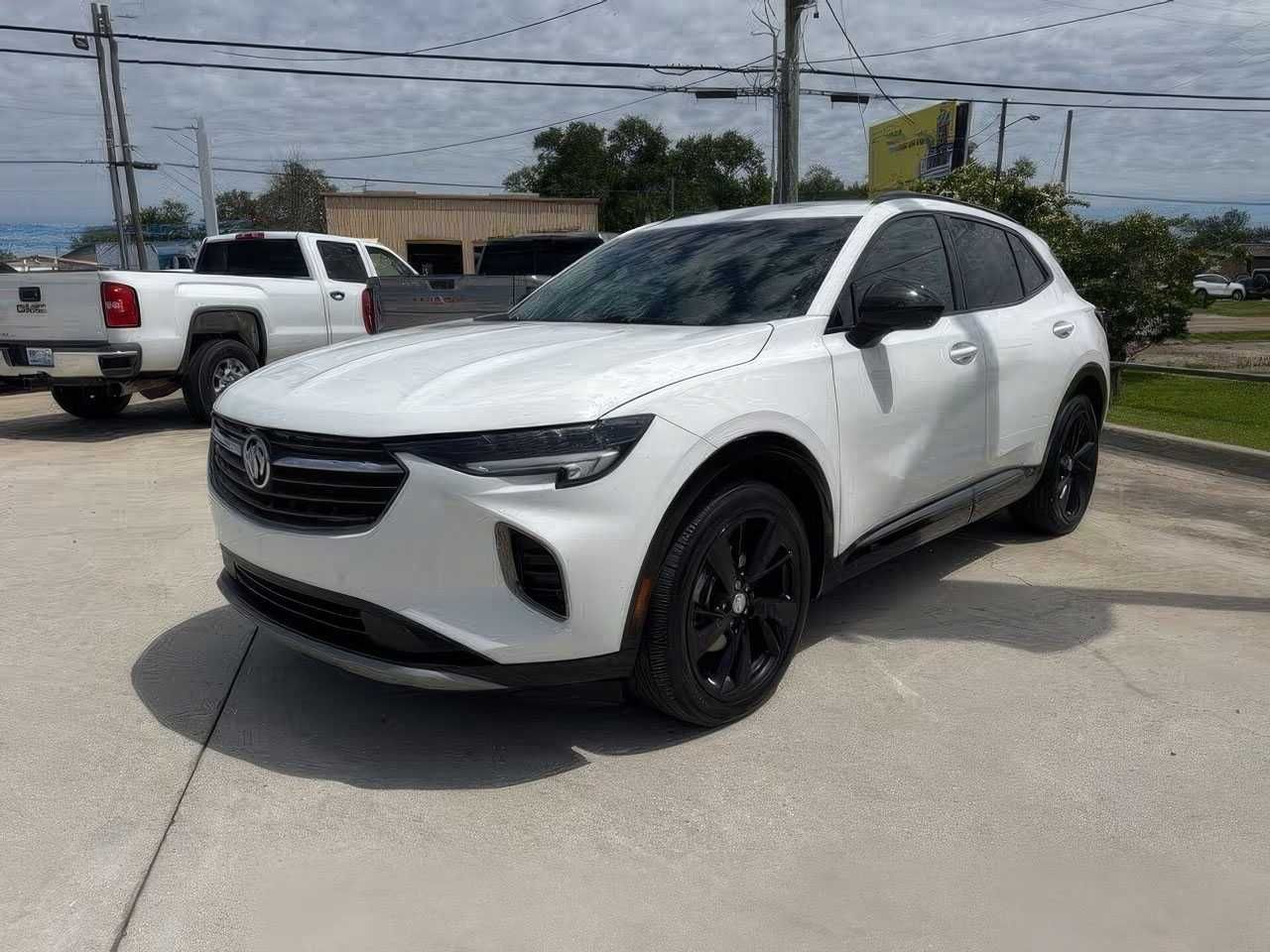Buick	ENVISION		 	2021