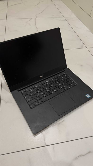 Dell Precision 5520 Xeon E3-1505M 32GB Ram 256GB SSD