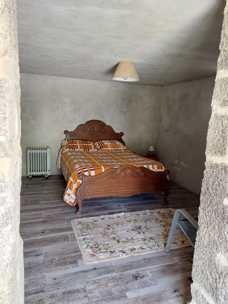 Moradia T2 em pedra restaurada