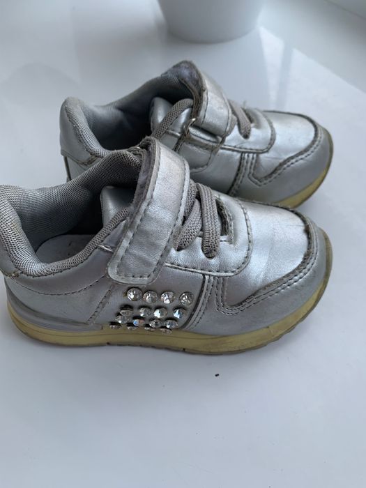 Кросівки на дівчинку