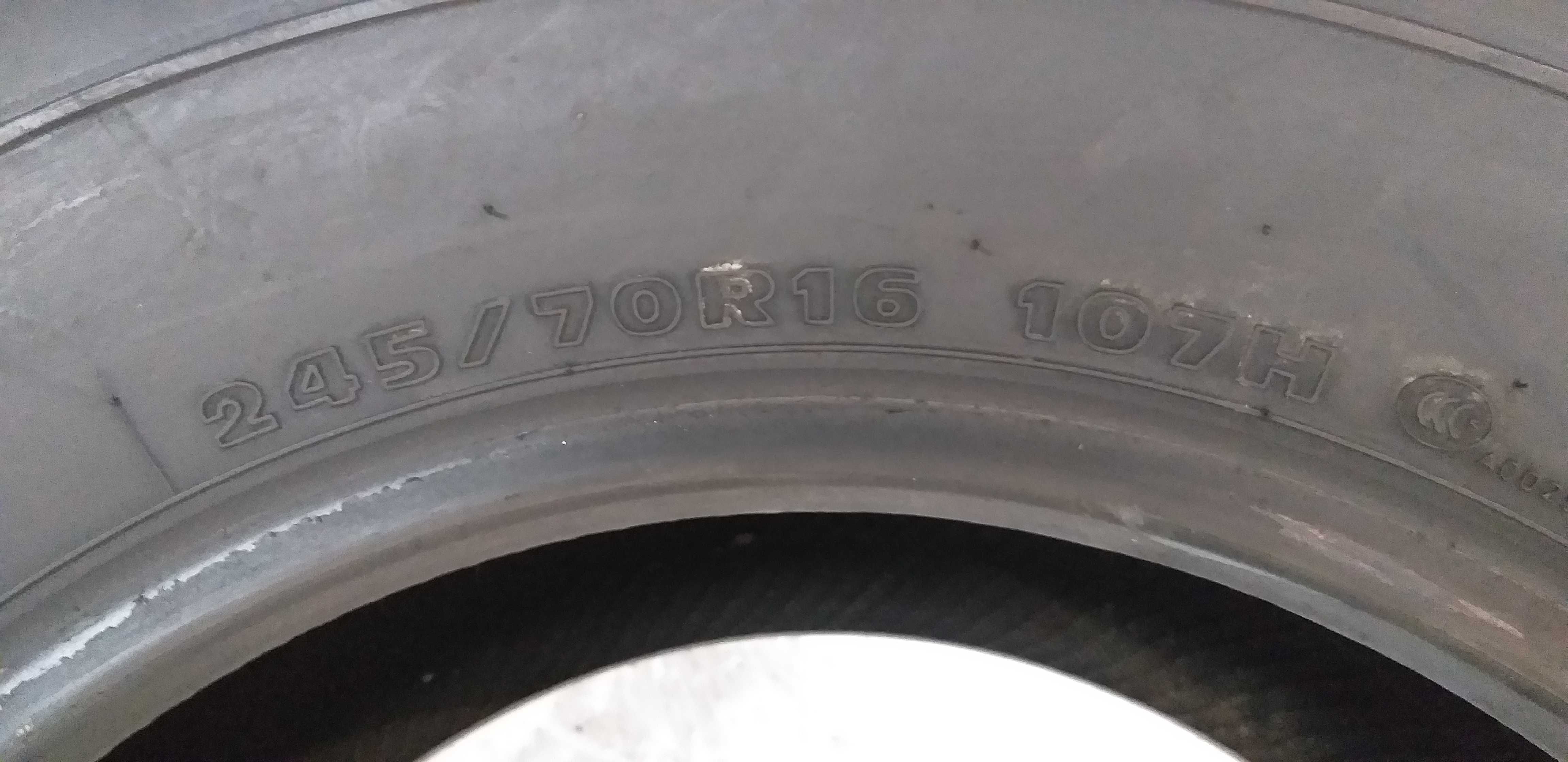 Szt2411M Sztuka 245/70R16 107H Hankook Radial RA07