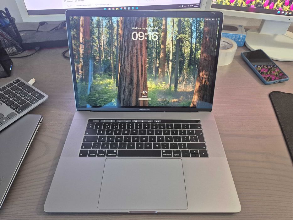 Apple Macbook PRO A1990 | i7-8850H | AMD PRO 560X | 512SSD |