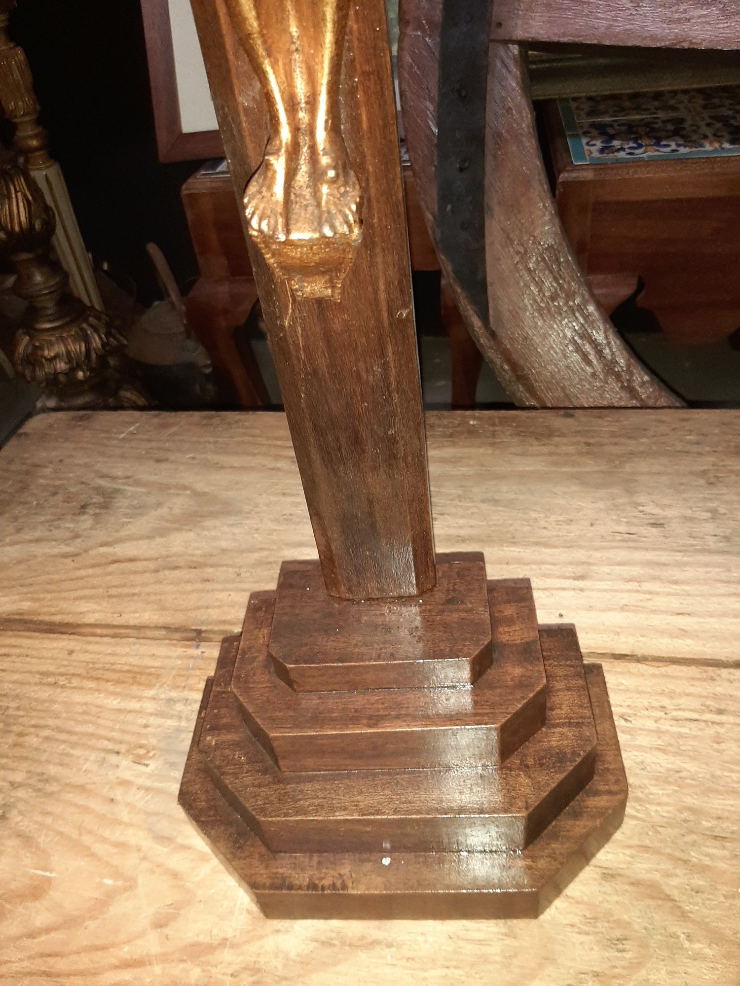 Crucifixo Em Madeira Com Cristo em Bronze