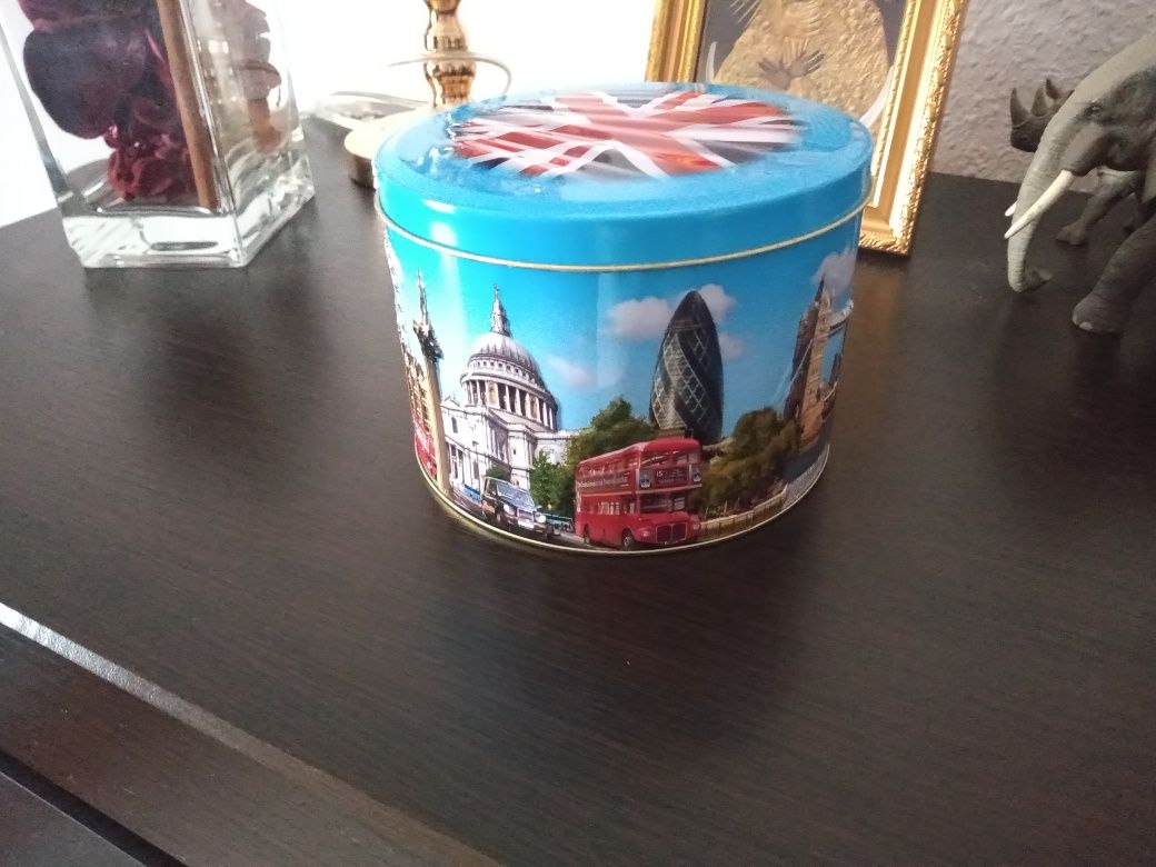Londyn - pojemnik aluminium z wizerunkiem zabytków londynu