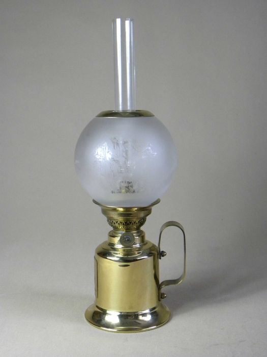 Duńska mosiężna okrętowa lampa naftowa Harnisch