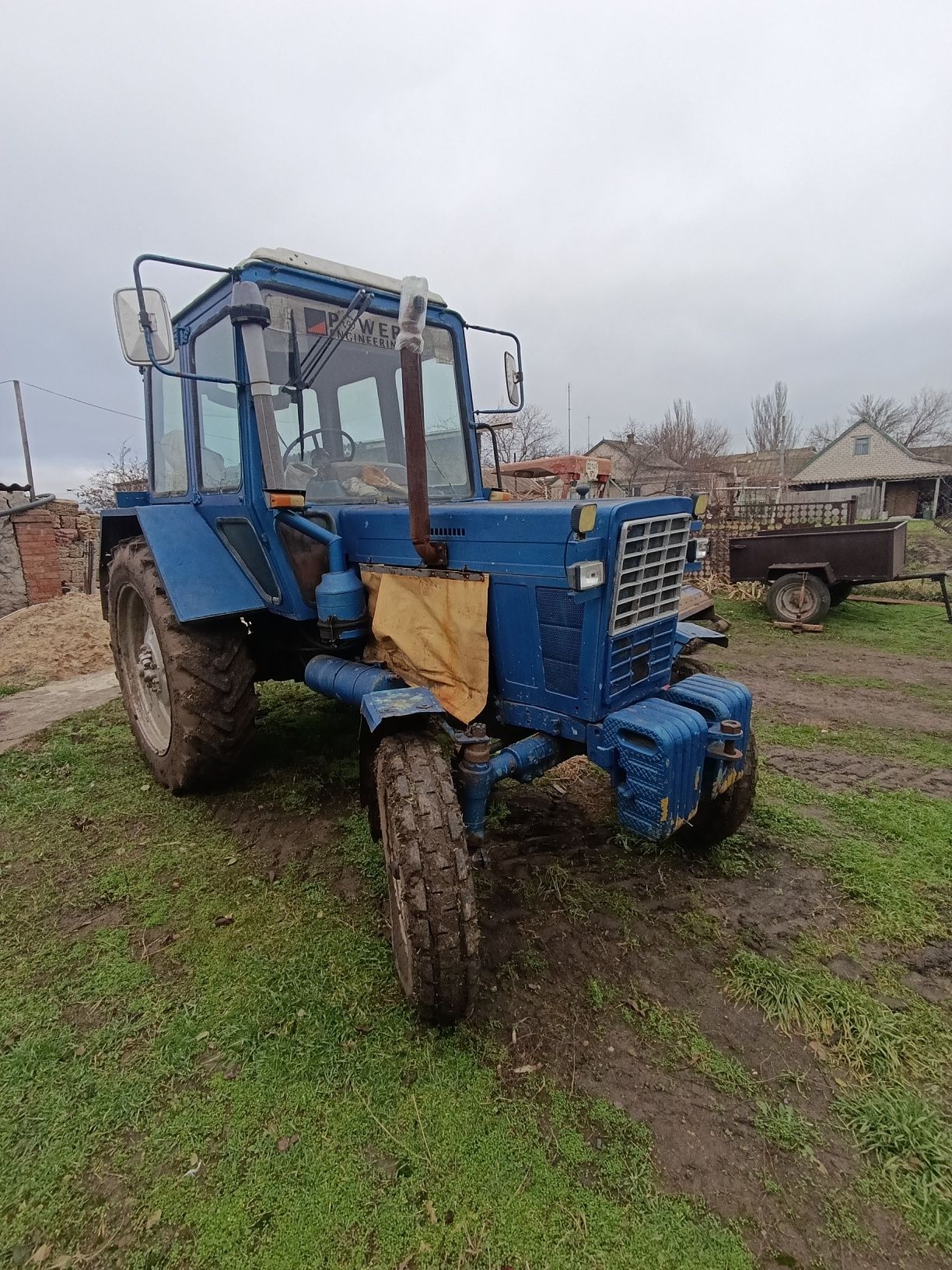 Трактор МТЗ 80 у робочому стані
