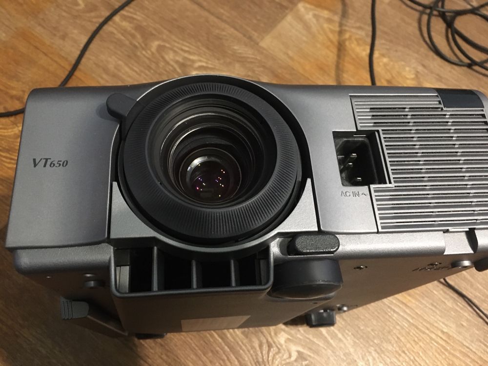 Проектор NEC VT650