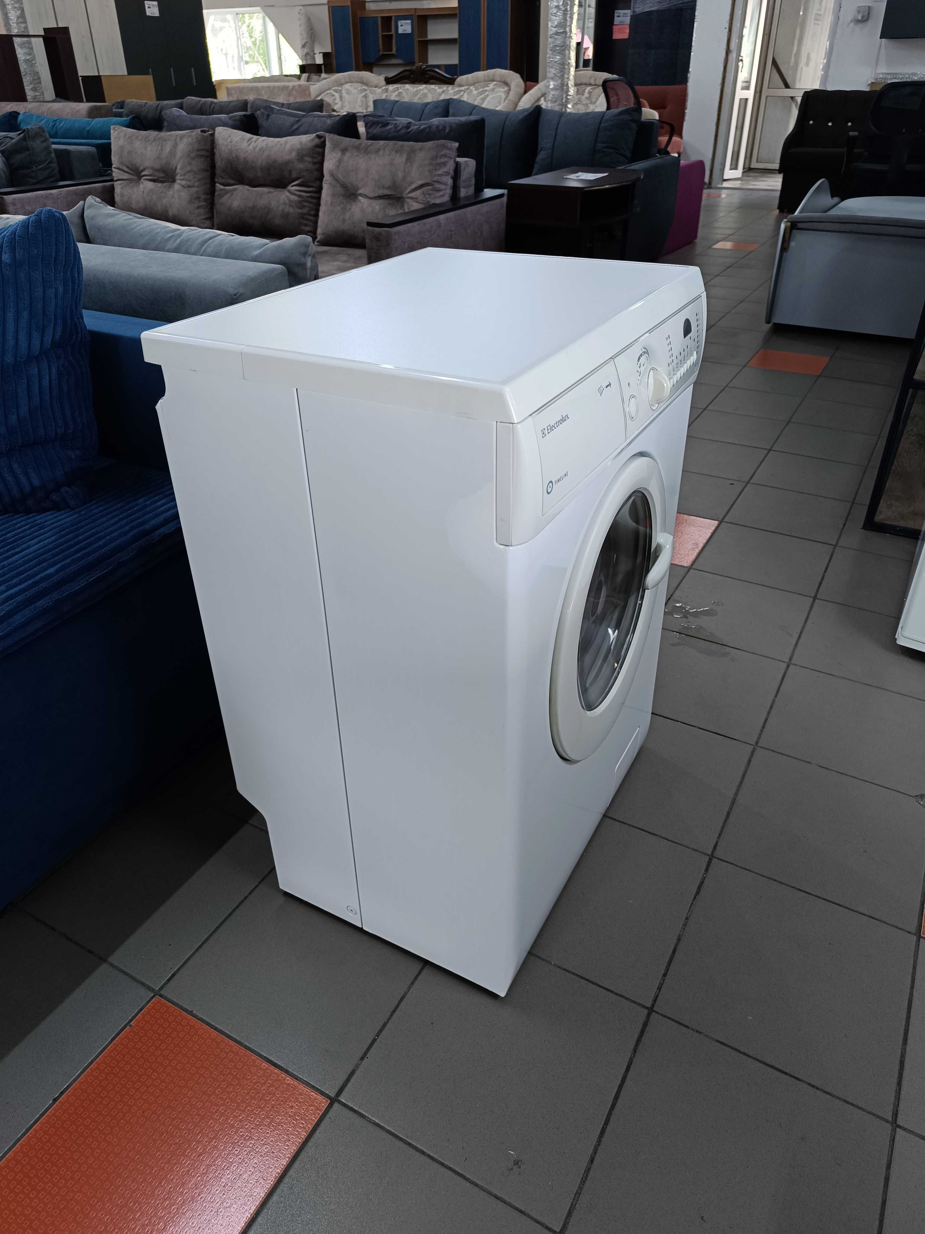 Пральна машина Electrolux EWS1030