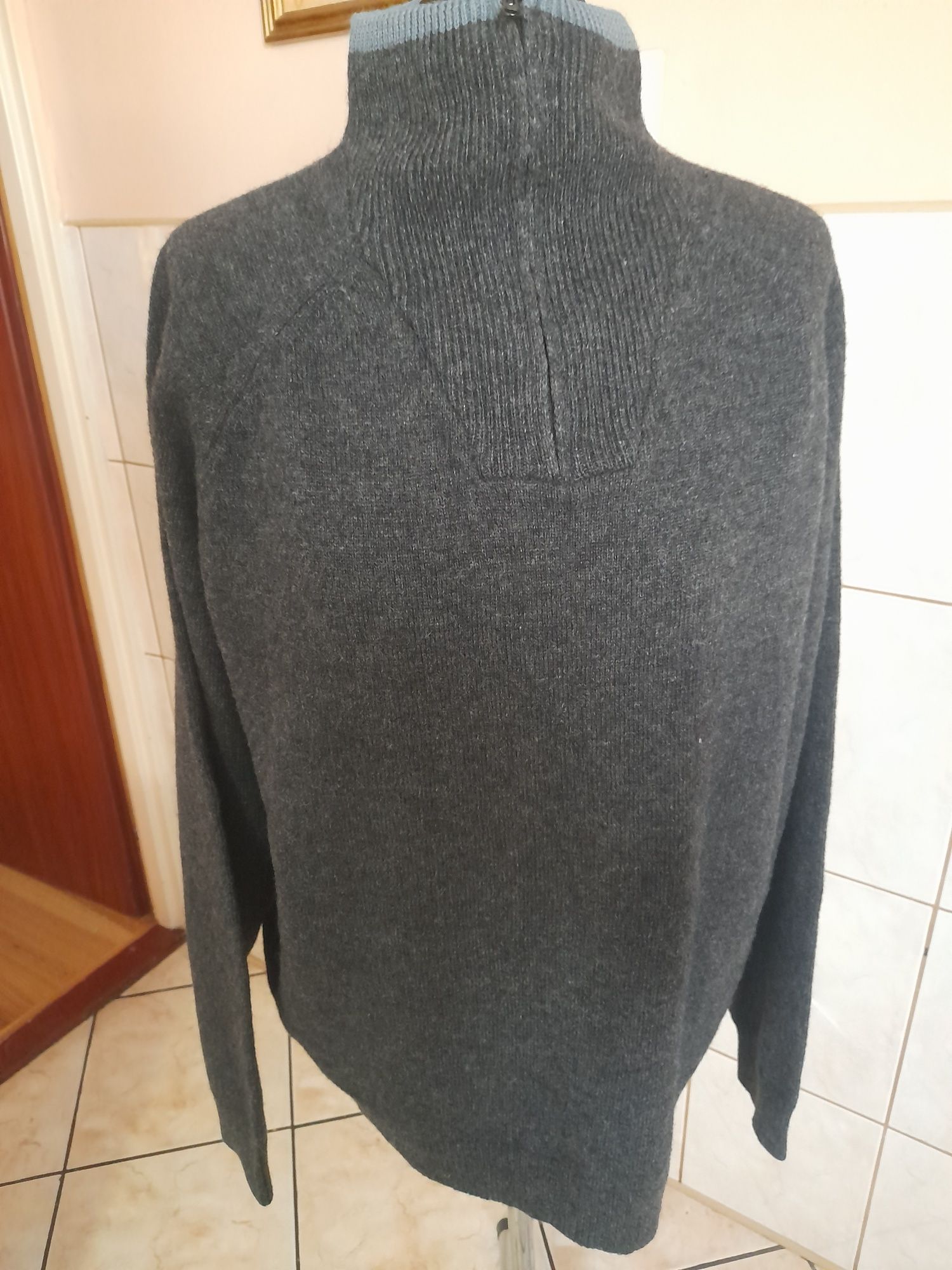 Męski sweter rozmiar L merinowool