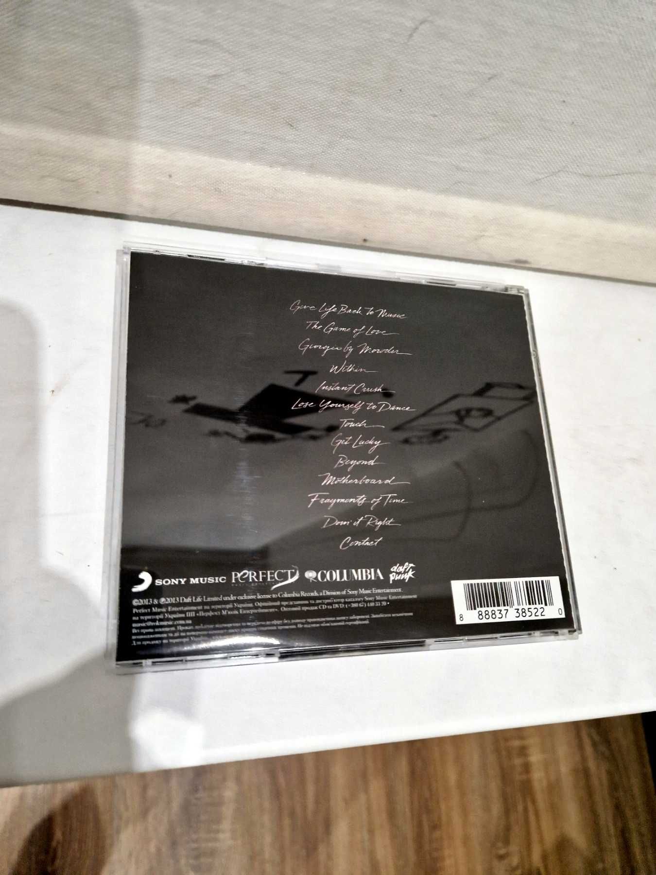 Компакт диски CD с музыкой DAFT PUNK и Depeche mode
