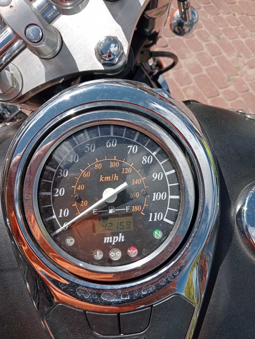 Piękna Suzuki VL 800 Volusia