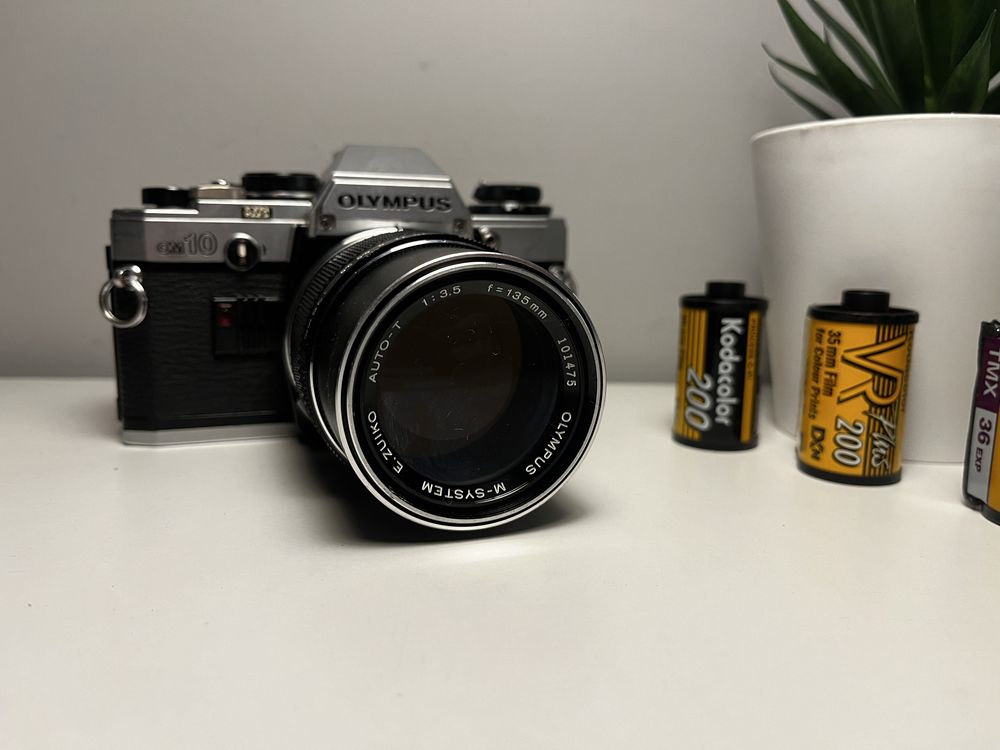 Olympus OM-10 135mm f3.5 - aparat analogowy, zadbany z kolekcji
