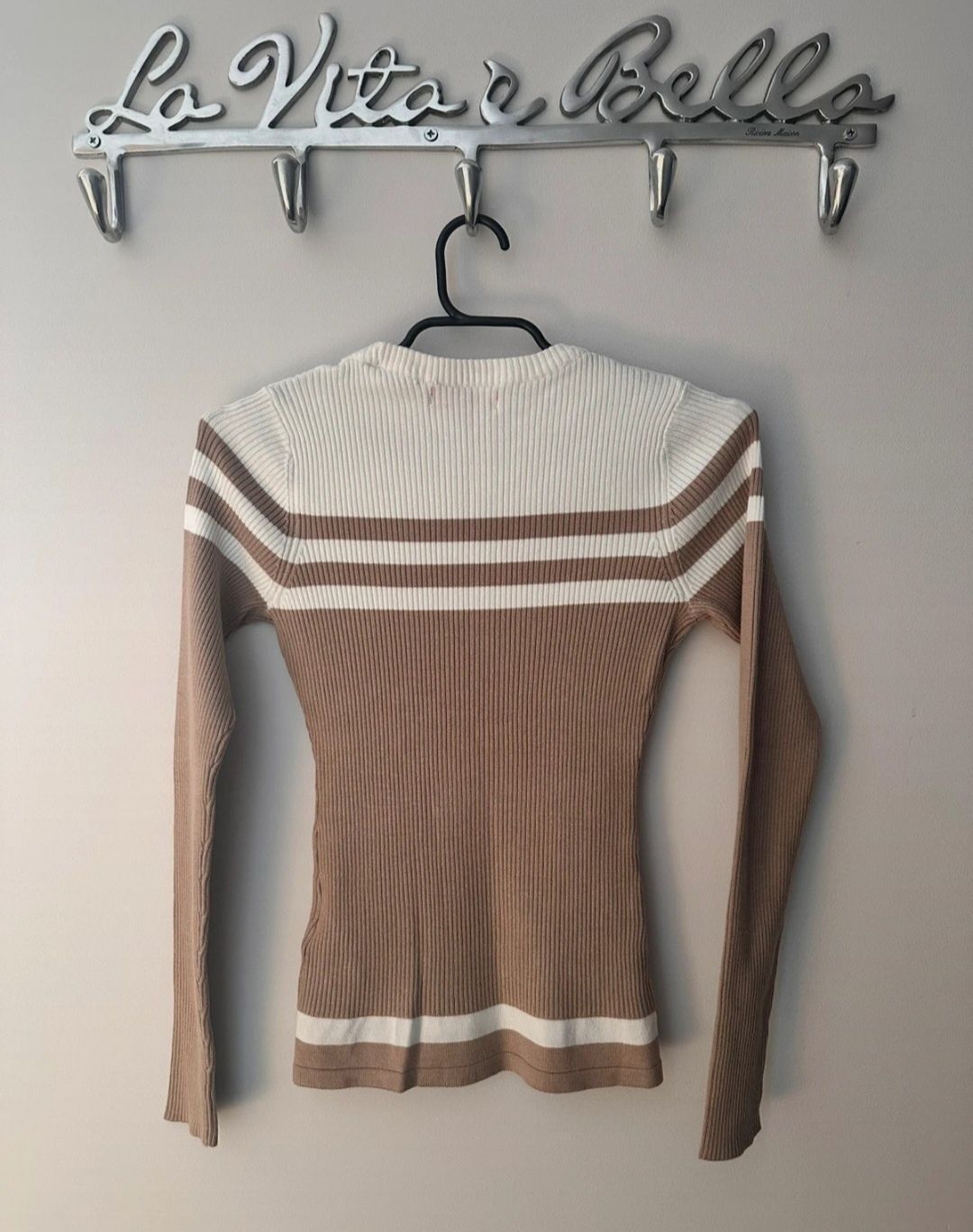 Nowy sweterek Guess rozm. XS