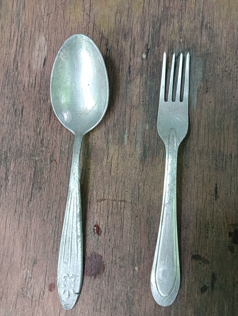 Продам столові прибори