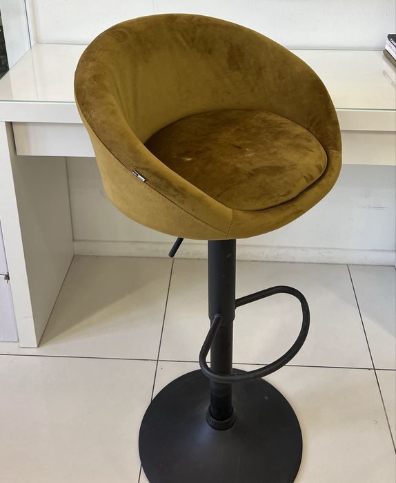 Hoker/krzesło barowe