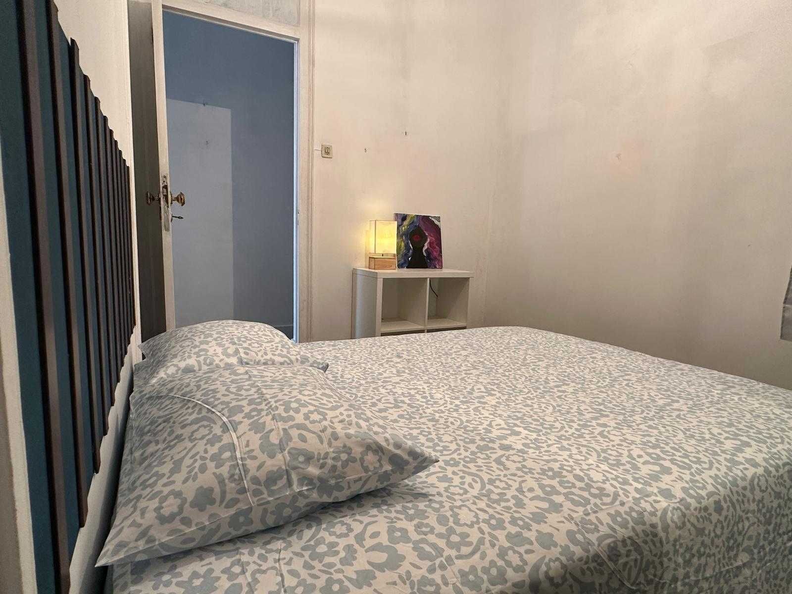 Quartos Casal amplos e luminosos em Saldanha  - ENTRADA IMEDIATA