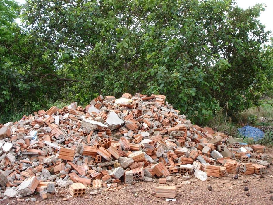 Faço recolha de entulho