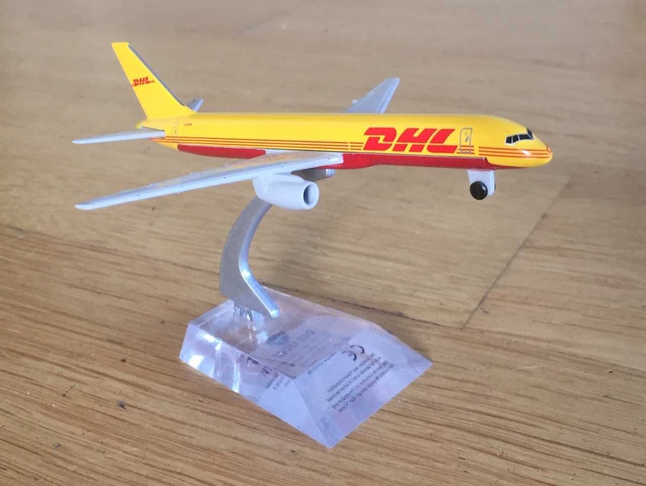 metalowy model BOEING 777 - DHL