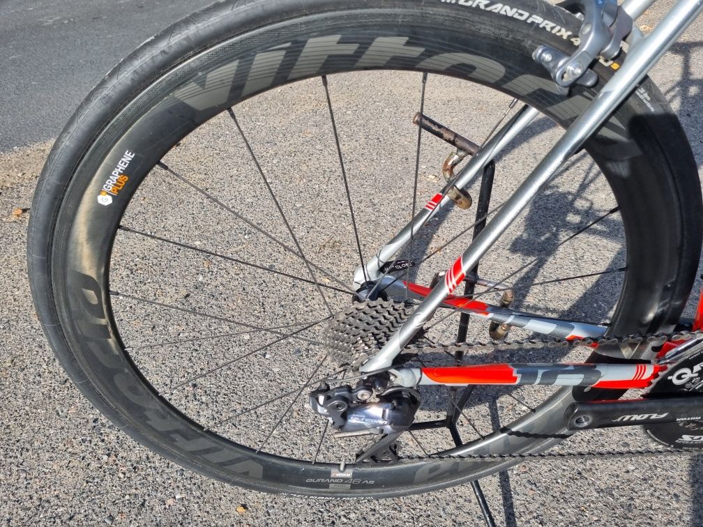 Rower szosowy kolarka Cannondale Caad 10 Ultegra Di2 Rotor Vittoria
