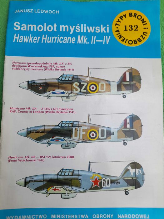 TBiU samolot szkolno-treningowy UT-2 i samolot myśliwski Hurricane