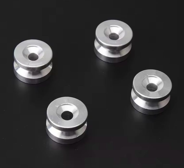 Podkładki dystansowe pod kufer rolki dystanse shad sw motech