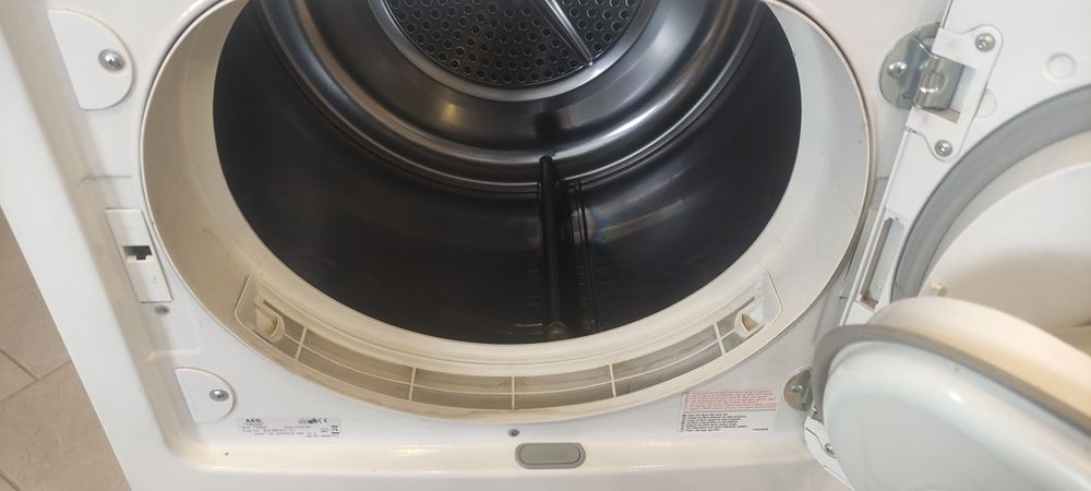 Сушильна машина AEG Electrolux