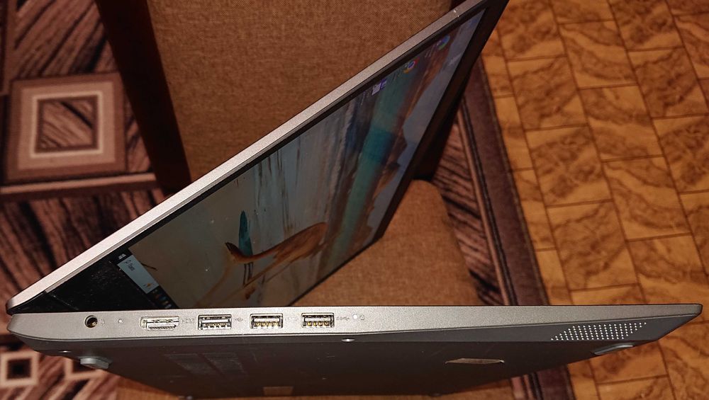 Lenovo/17,3" FHD IPS/Intel i3-1005/SSD 256Gb/4 Gb DDR4/бат.3 час