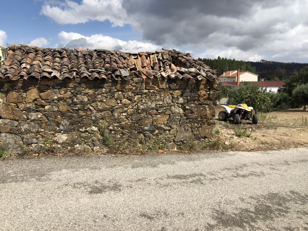 Terreno potencial para turismo rural na chaveira ,Cardigos,Mação