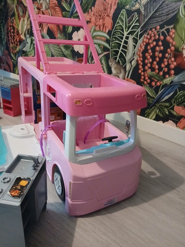 Camper Barbie plus samochód terenowy