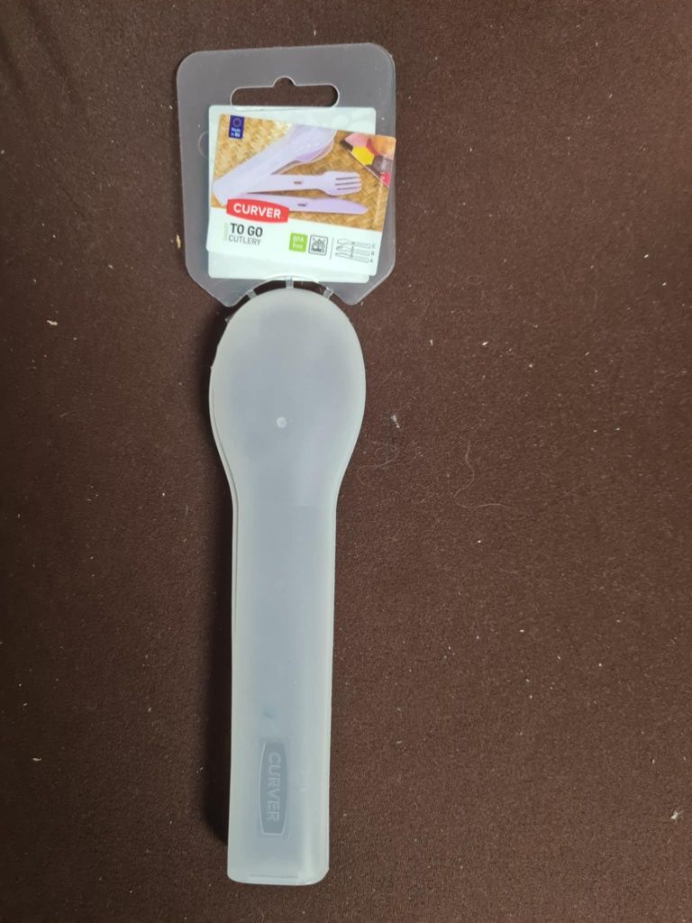 Sprzedam.pudelko na sztucce