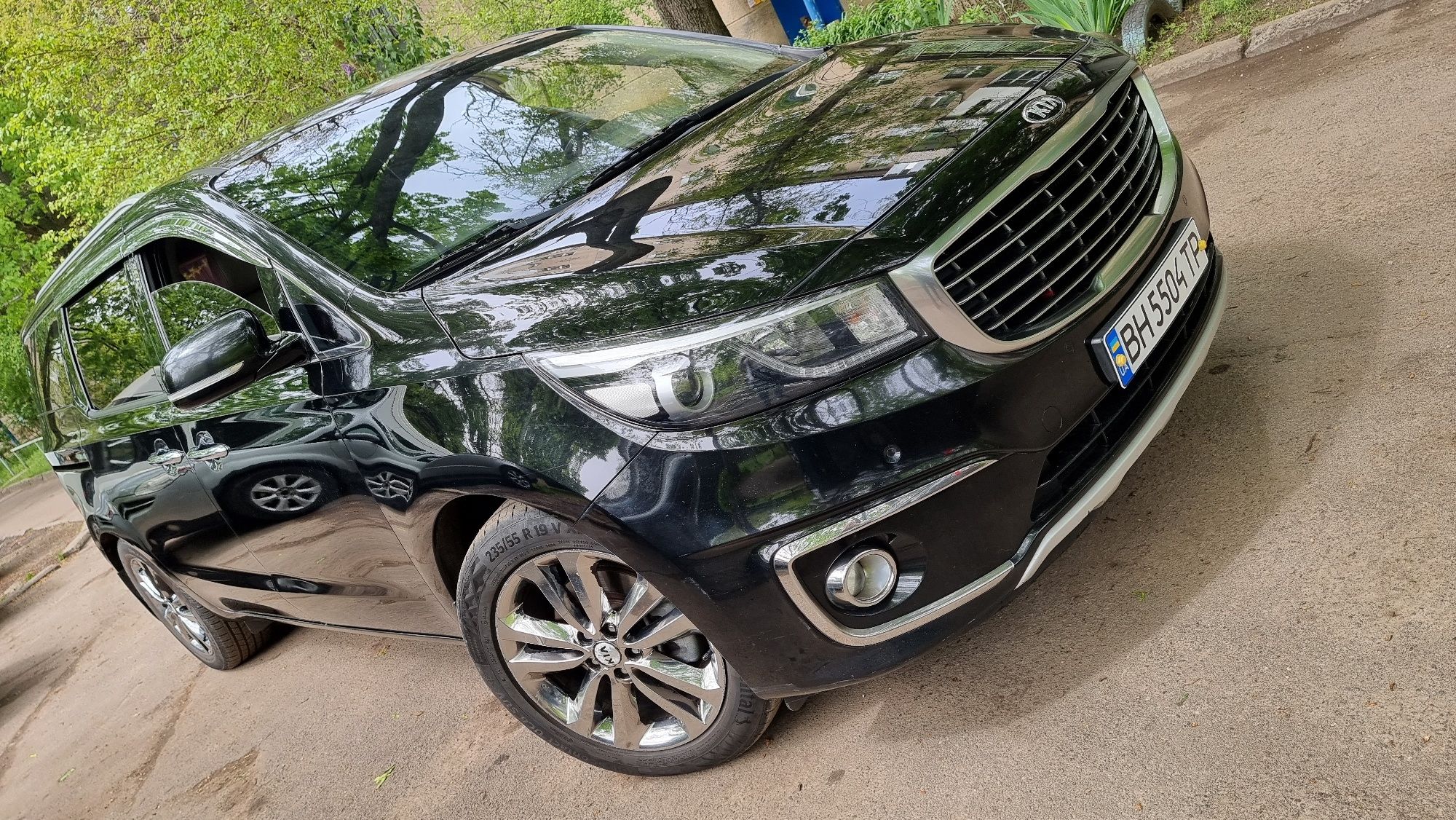 Продам KIA carnival