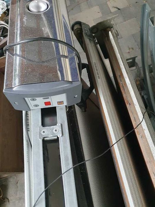 brama garażowa Normstal z automatem po demontażu