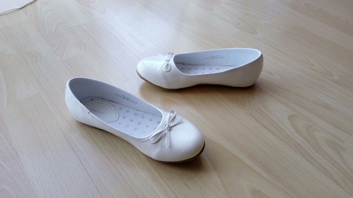 Buty dziewczęce białe