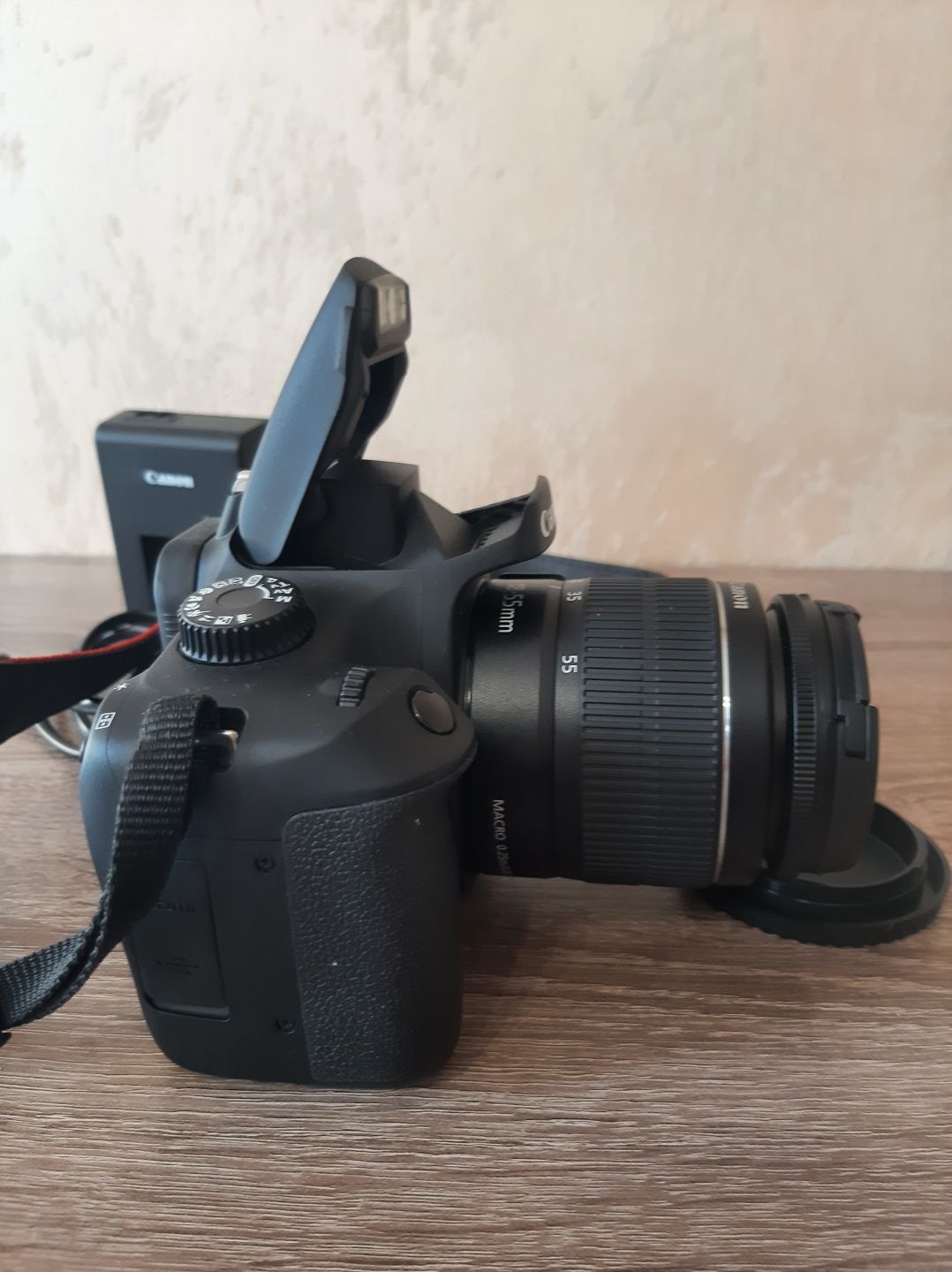 Дзеркальна камера Canon eos 4000d Матрица Разрешение матрицы18 МпРаз