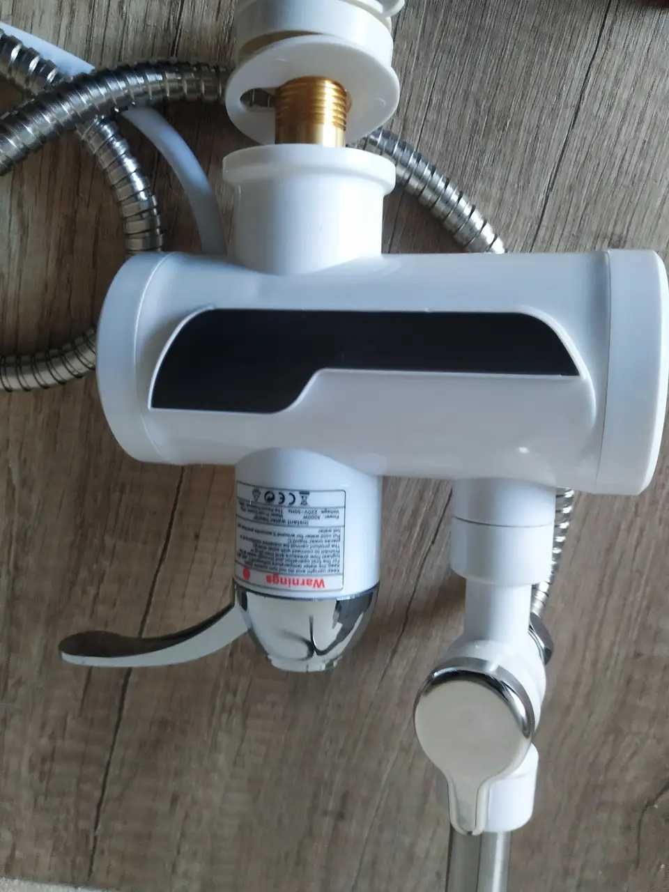 Электрический проточный кран водонагреватель с душем