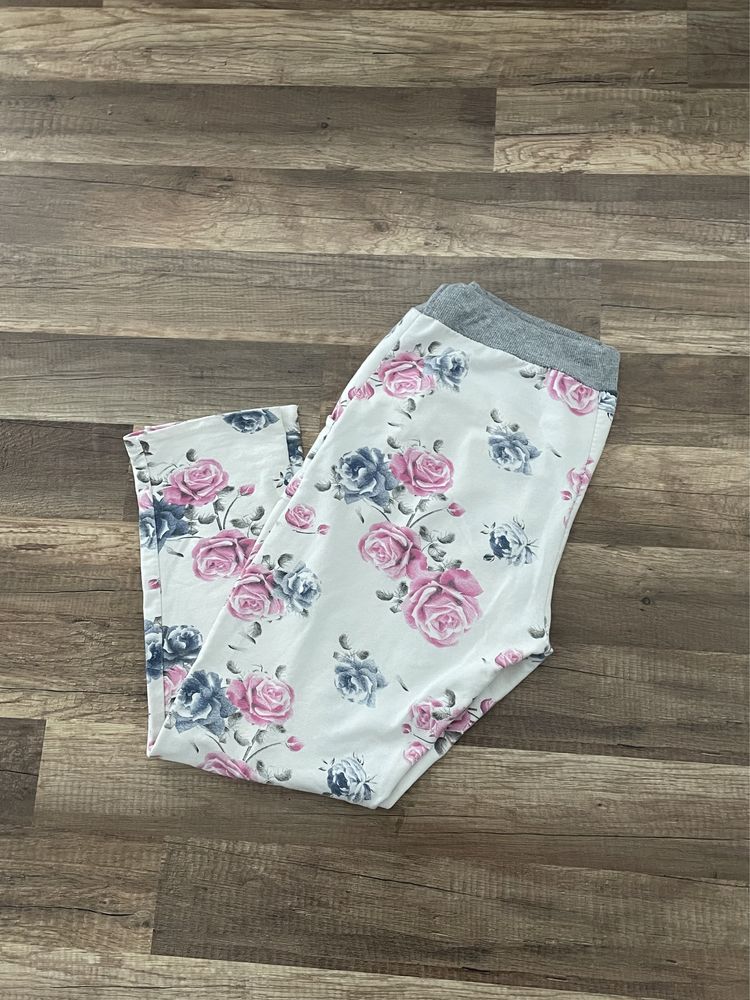 Włoskie spodnie dresy w kwiaty
