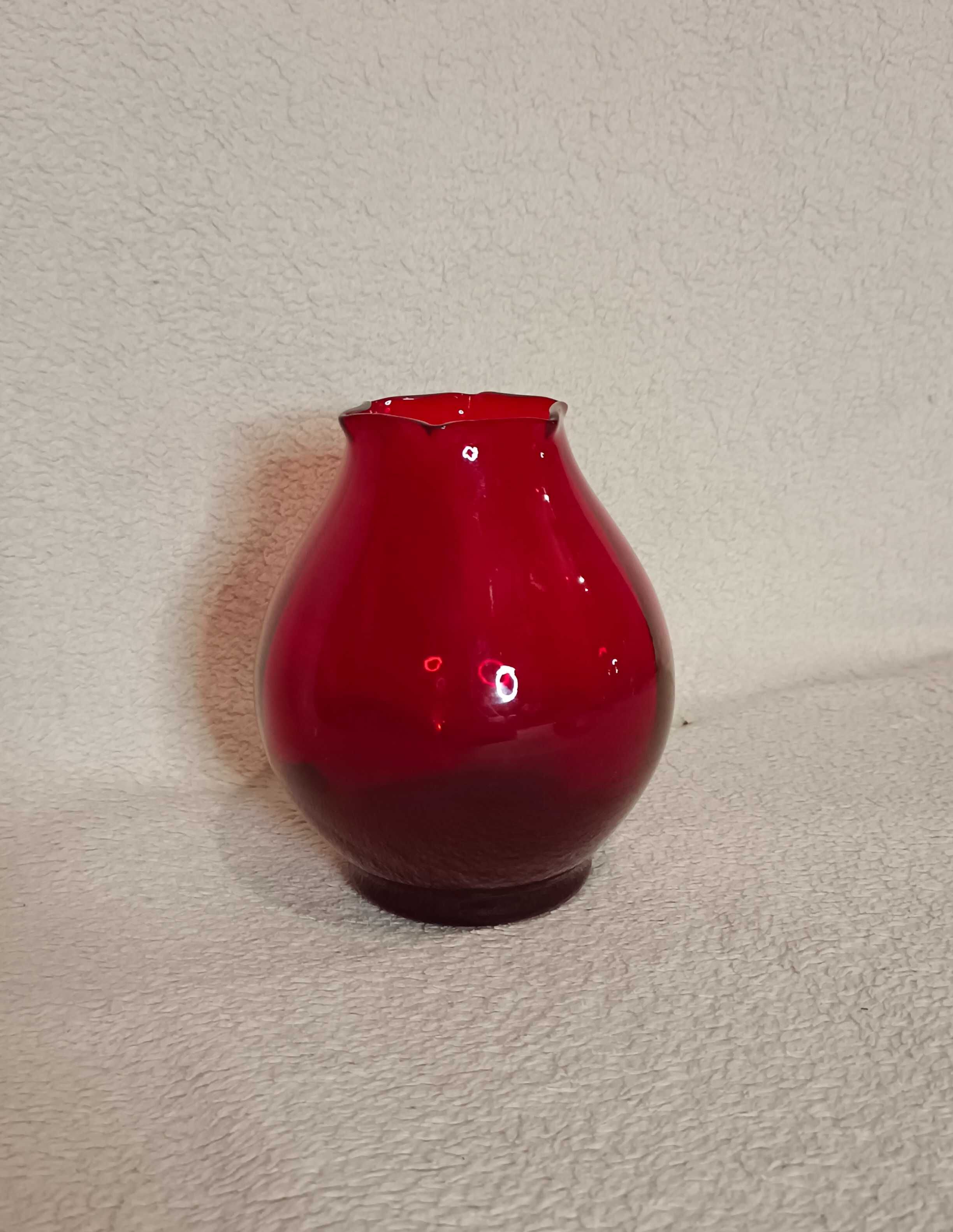 Wazon szklany rubinowy, czerwony