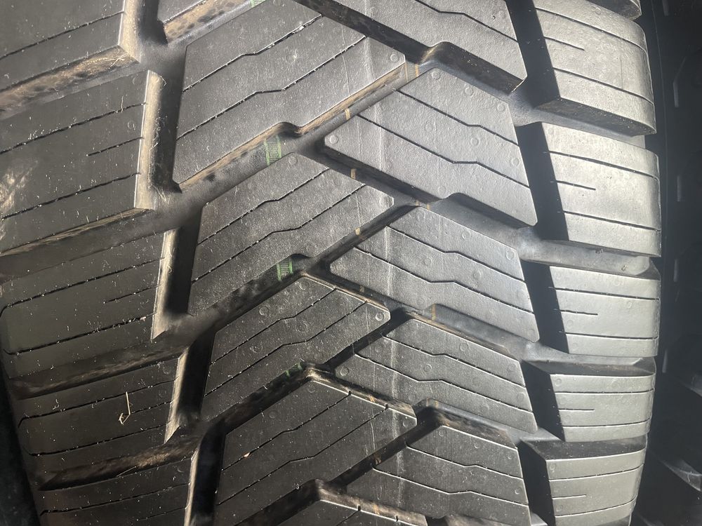 Bridgestone 215/70 R15 C jak nowe! 21 rok!
