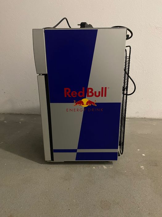 lodówka chłodziarka Red Bull do garażu biura sklepu do pokoju