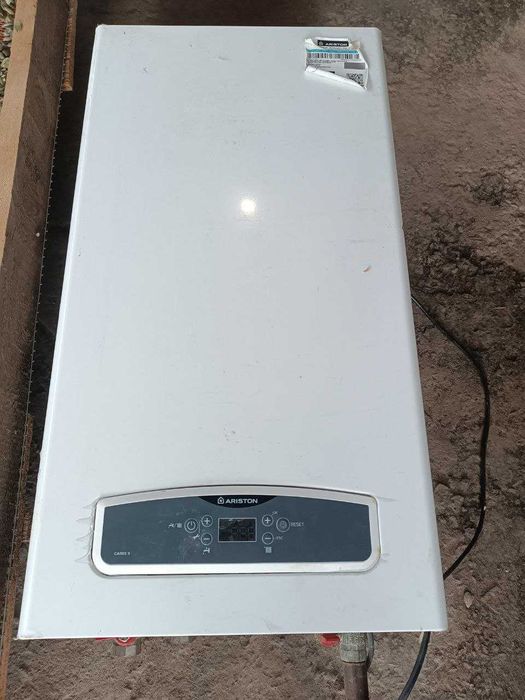 Газовий котел ARISTON CARES X 24 FF