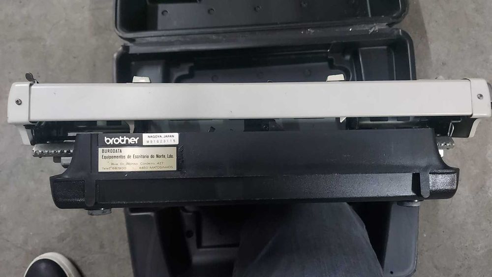 Máquina de escrever Brother Deluxe 1613 com mala transporte original