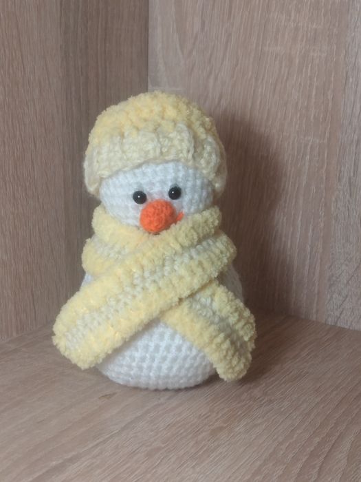 Новорічна фігурка Сніговичок