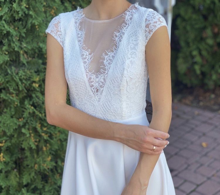 Ніжна вечірня сукня