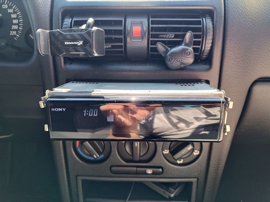 Продам магнітолу Sony XR M500 R