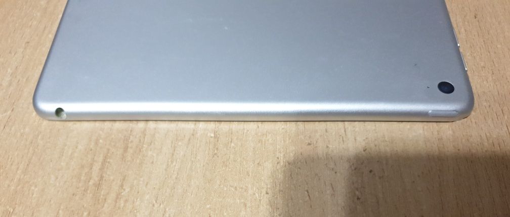 Apple iPad Air 2 (64 ГБ) — ідеальний планшет для навчання та розваг!
