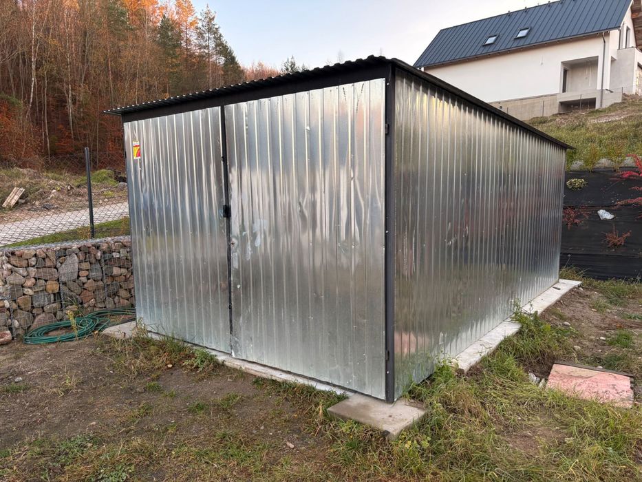 Garaż blaszany 3x5m